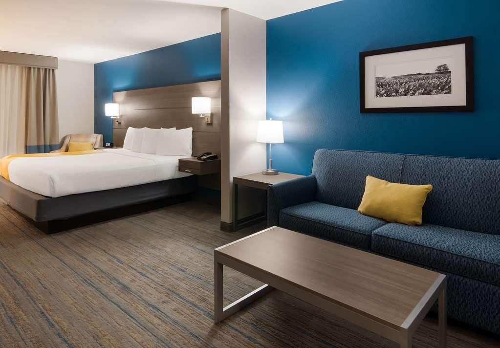 فندق هوليداي إن إكسبريس آند سويتس إيستلاند Eastland الغرفة الصورة